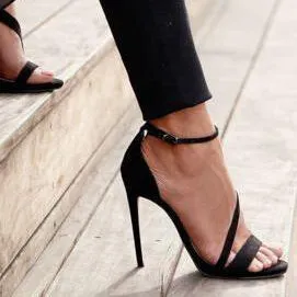 Round Toe Rhinestone Stiletto Heel Wedding Pumps